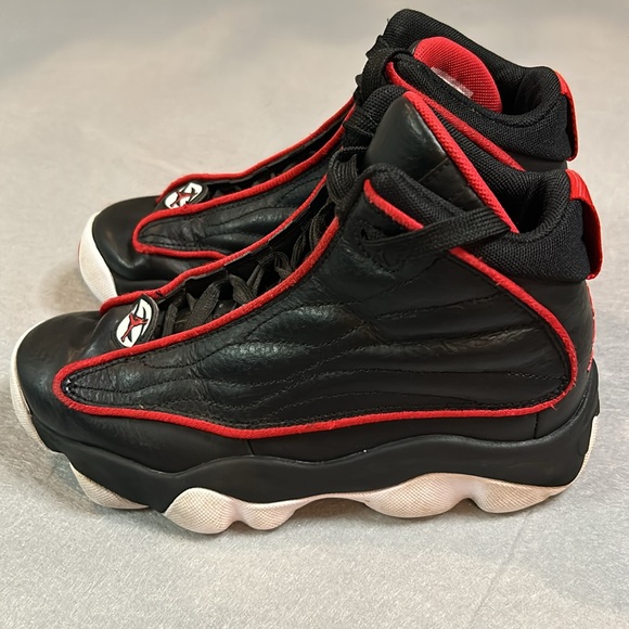 Nike Air Jordan Pro Strong Bred Black University Red DC7911-061 Kids Size 4Y - Picture 3 of 13